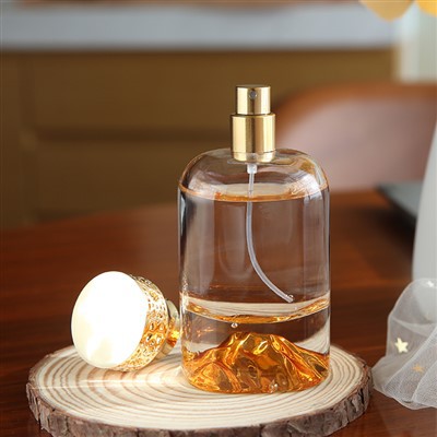 Ręcznie dmuchane szklane butelki na perfumy